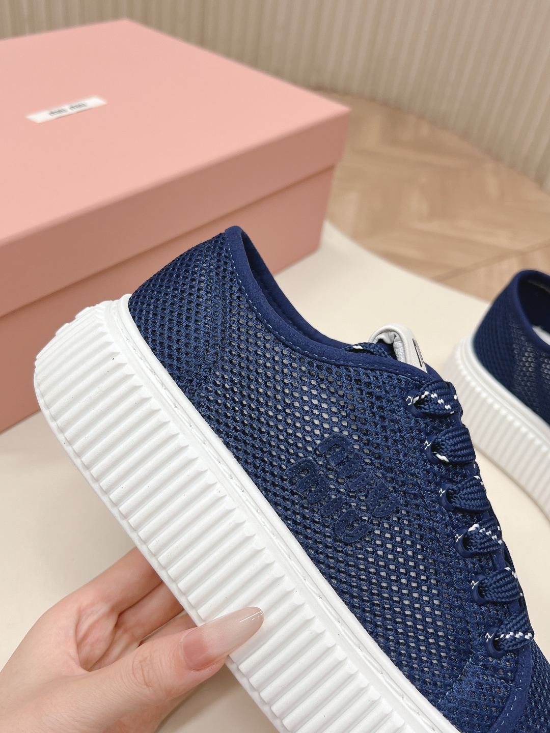 Miu Miu Miu Miu26ss 春夏新款网面饼干厚底鞋 自带清甜少女感的Miu Miu网面饼干厚底鞋