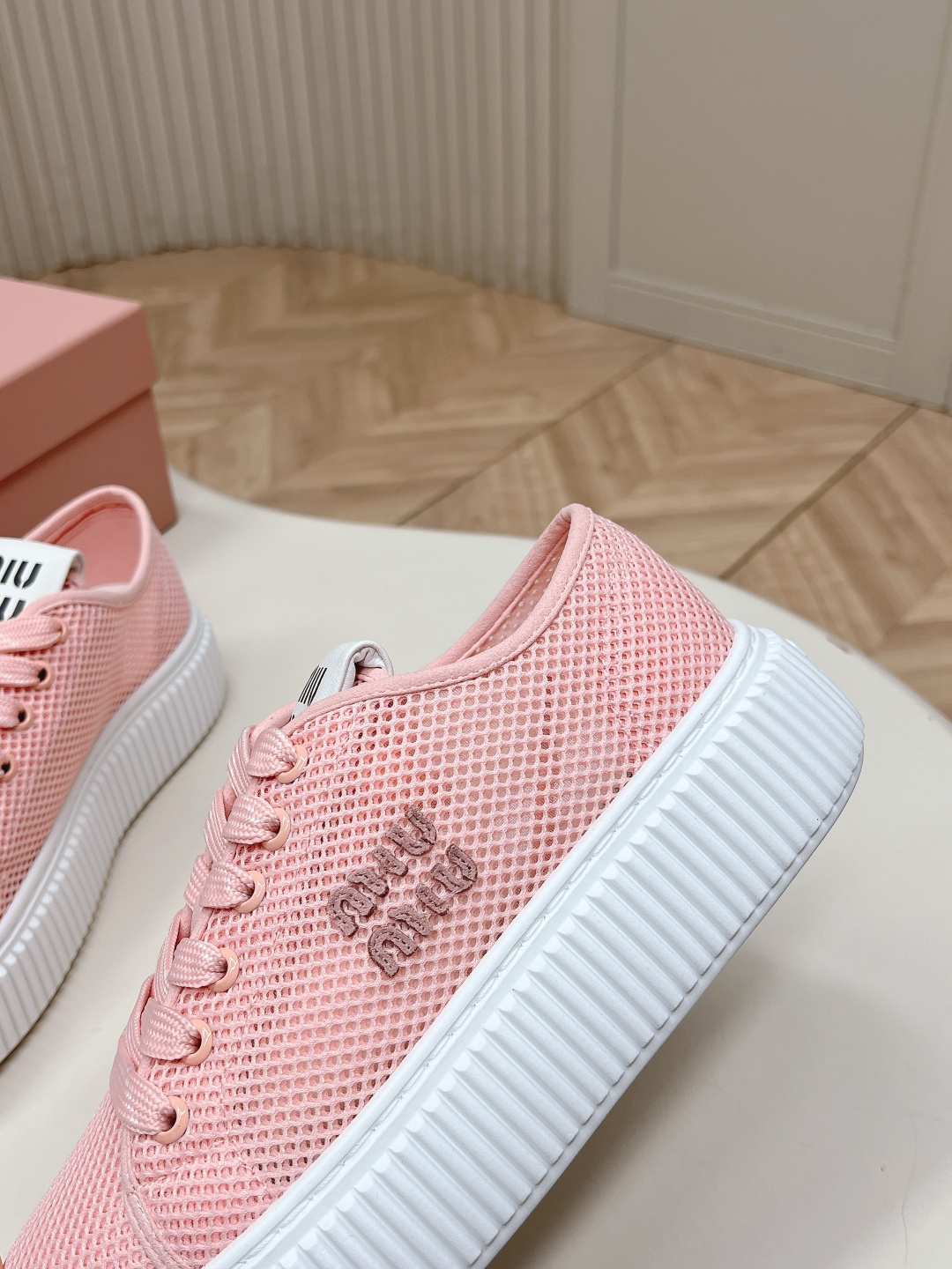 Miu Miu Miu Miu26ss 春夏新款网面饼干厚底鞋 自带清甜少女感的Miu Miu网面饼干厚底鞋