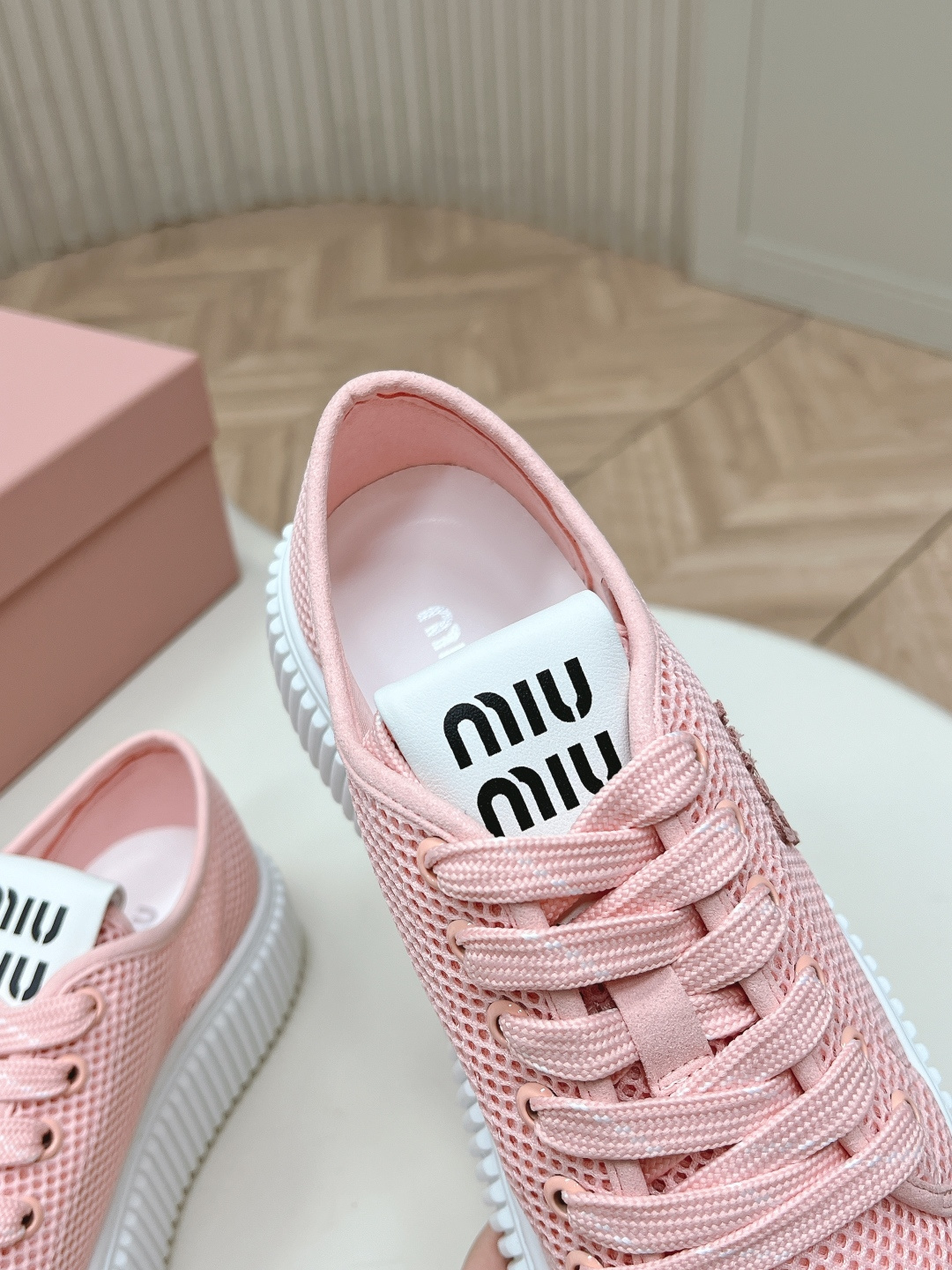 Miu Miu Miu Miu26ss 春夏新款网面饼干厚底鞋 自带清甜少女感的Miu Miu网面饼干厚底鞋