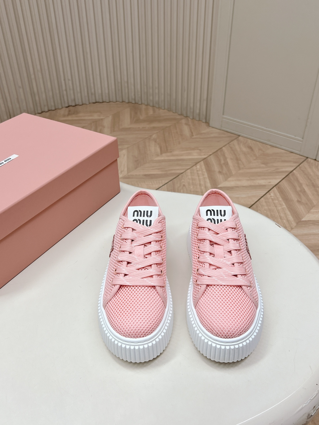 Miu Miu Miu Miu26ss 春夏新款网面饼干厚底鞋 自带清甜少女感的Miu Miu网面饼干厚底鞋