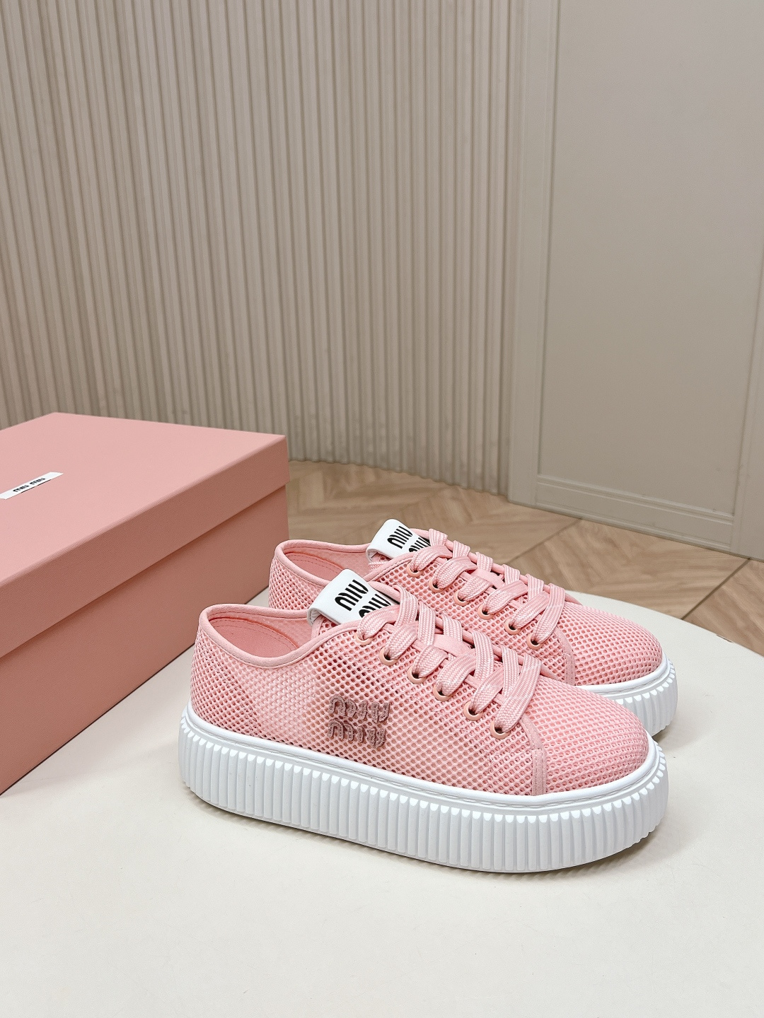 Miu Miu Miu Miu26ss 春夏新款网面饼干厚底鞋 自带清甜少女感的Miu Miu网面饼干厚底鞋