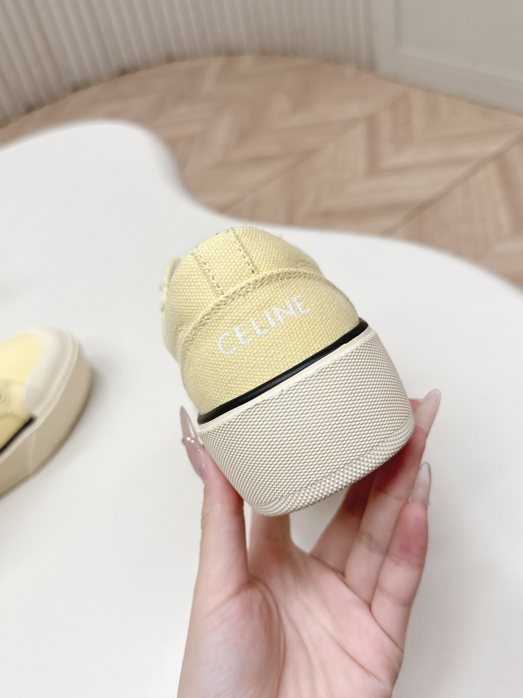 厚底 Celine 赛琳 26新款凯旋门德训鞋阿甘鞋帆布鞋休闲鞋 这是充满街头感的一双鞋子，延续经典设计