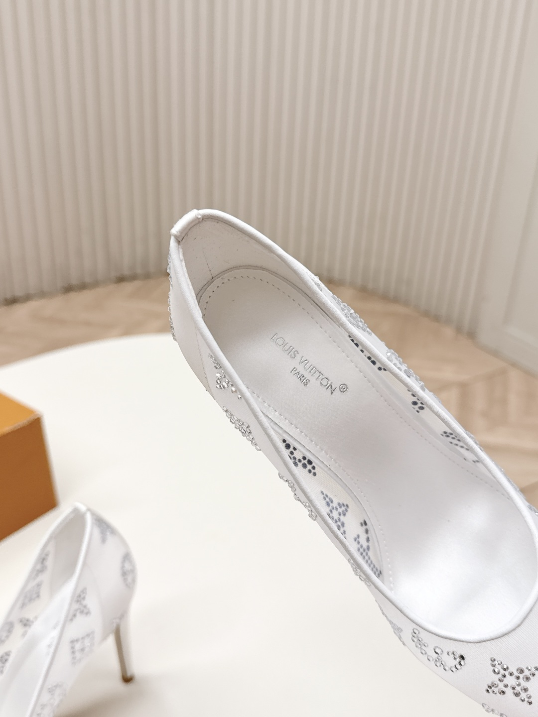 Louis Vuitton LV驴牌 2026系列 春夏新款高跟拖鞋凉鞋单鞋 仙女款 调楦 楦型百搭瘦脚yyds