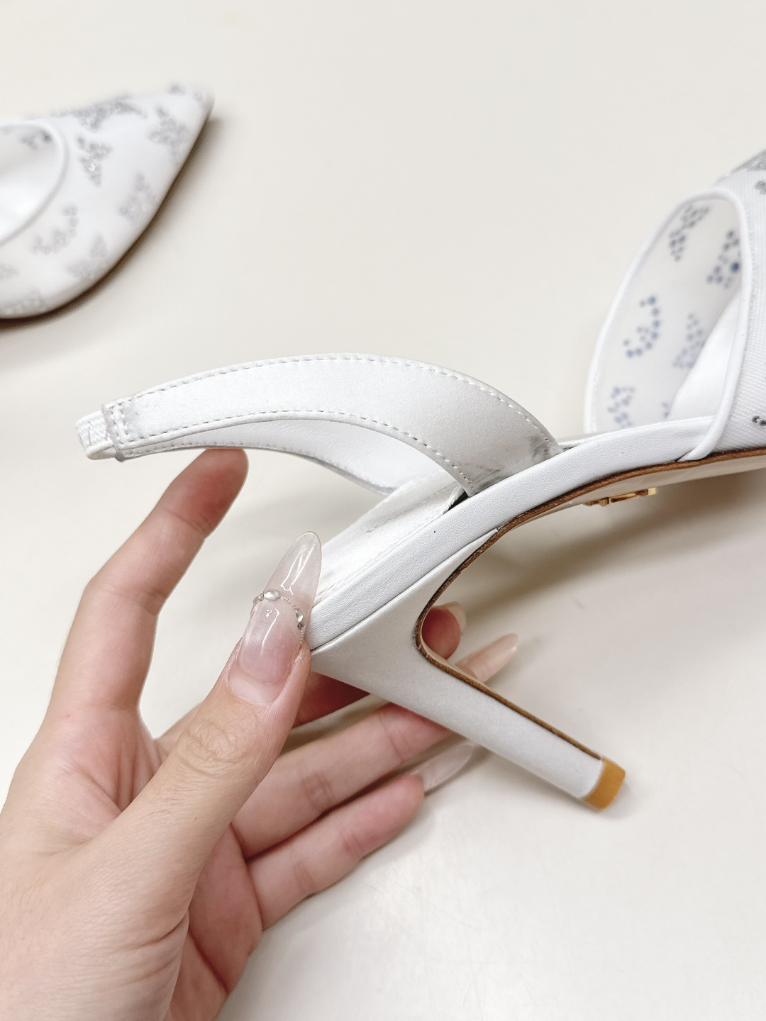 Louis Vuitton LV驴牌 2026系列 春夏新款高跟拖鞋凉鞋单鞋 仙女款 调楦 楦型百搭瘦脚yyds