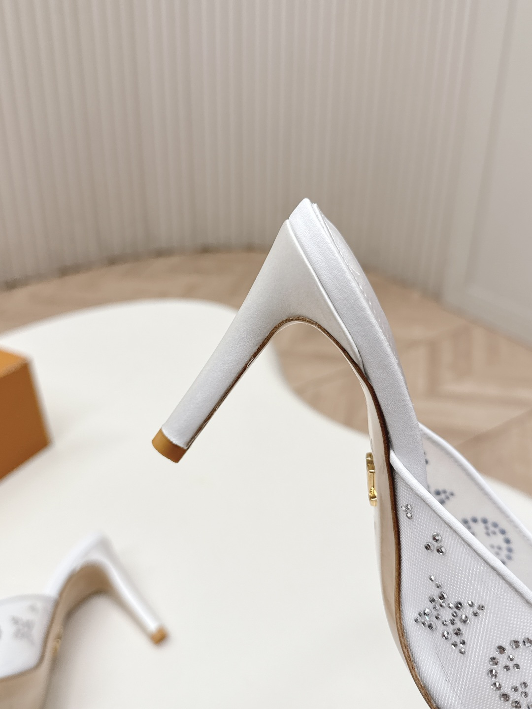 Louis Vuitton LV驴牌 2026系列 春夏新款高跟拖鞋凉鞋单鞋 仙女款 调楦 楦型百搭瘦脚yyds