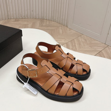 Prada 普拉达2026春夏新款凉鞋系列 罗马厚底凉鞋 最新走秀款,经典升级 舒适度与时髦度并存 每个 Prada 普拉达2026春夏新款凉鞋系列 罗马厚底凉鞋 最新走秀款,经典升级 舒适度与时髦度并存 每个