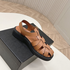 Prada 普拉达2026春夏新款凉鞋系列 罗马厚底凉鞋 最新走秀款,经典升级 舒适度与时髦度并存 每个 Prada 普拉达2026春夏新款凉鞋系列 罗马厚底凉鞋 最新走秀款,经典升级 舒适度与时髦度并存 每个