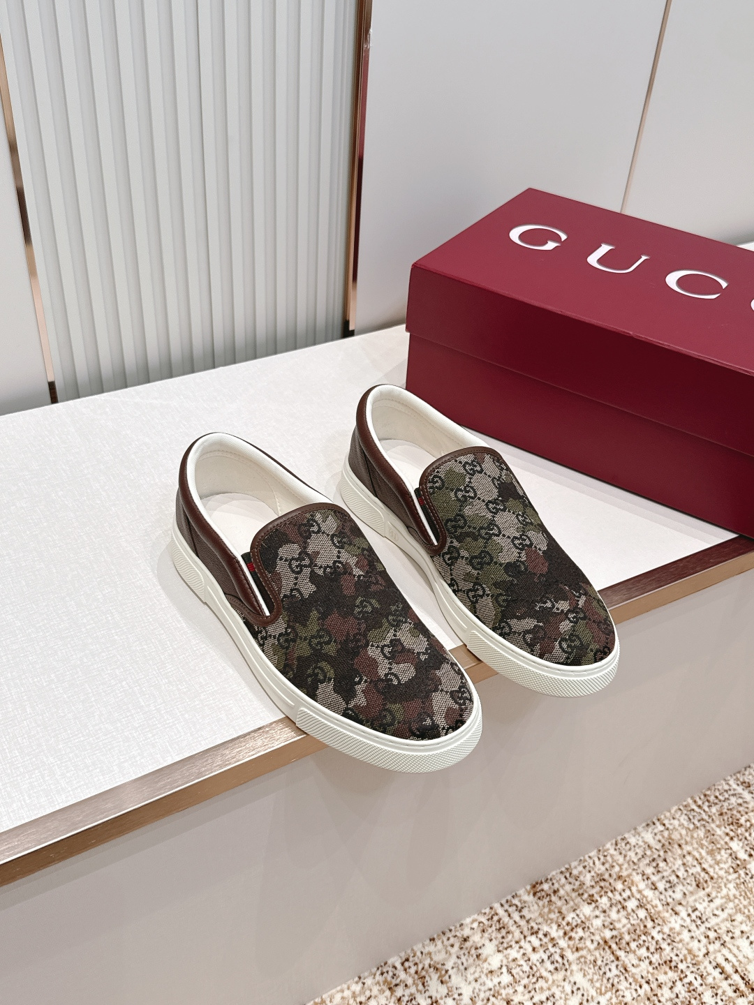 GUCCI·古驰 2026ss男码新款 G家Ace系列蜜蜂小白鞋滑板鞋休闲乐福鞋顶级版本🔝原版购入开发做