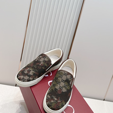 GUCCI·古驰 2026ss男码新款 G家Ace系列蜜蜂小白鞋滑板鞋休闲乐福鞋顶级版本🔝原版购入开发做 GUCCI·古驰 2026ss男码新款 G家Ace系列蜜蜂小白鞋滑板鞋休闲乐福鞋顶级版本🔝原版购入开发做