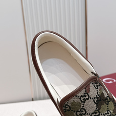 GUCCI·古驰 2026ss男码新款 G家Ace系列蜜蜂小白鞋滑板鞋休闲乐福鞋顶级版本🔝原版购入开发做 GUCCI·古驰 2026ss男码新款 G家Ace系列蜜蜂小白鞋滑板鞋休闲乐福鞋顶级版本🔝原版购入开发做
