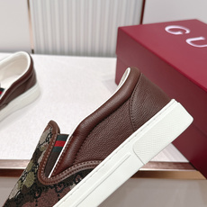 GUCCI·古驰 2026ss男码新款 G家Ace系列蜜蜂小白鞋滑板鞋休闲乐福鞋顶级版本🔝原版购入开发做 GUCCI·古驰 2026ss男码新款 G家Ace系列蜜蜂小白鞋滑板鞋休闲乐福鞋顶级版本🔝原版购入开发做