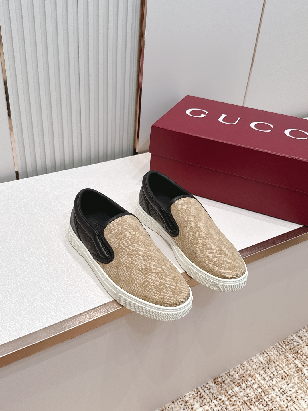 GUCCI·古驰 2026ss男码新款 G家Ace系列蜜蜂小白鞋滑板鞋休闲乐福鞋顶级版本🔝原版购入开发做
