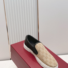 GUCCI·古驰 2026ss男码新款 G家Ace系列蜜蜂小白鞋滑板鞋休闲乐福鞋顶级版本🔝原版购入开发做 GUCCI·古驰 2026ss男码新款 G家Ace系列蜜蜂小白鞋滑板鞋休闲乐福鞋顶级版本🔝原版购入开发做