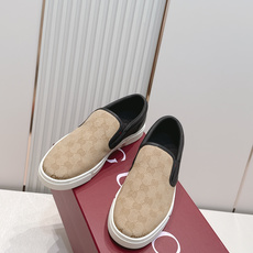 GUCCI·古驰 2026ss男码新款 G家Ace系列蜜蜂小白鞋滑板鞋休闲乐福鞋顶级版本🔝原版购入开发做 GUCCI·古驰 2026ss男码新款 G家Ace系列蜜蜂小白鞋滑板鞋休闲乐福鞋顶级版本🔝原版购入开发做