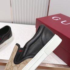 GUCCI·古驰 2026ss男码新款 G家Ace系列蜜蜂小白鞋滑板鞋休闲乐福鞋顶级版本🔝原版购入开发做 GUCCI·古驰 2026ss男码新款 G家Ace系列蜜蜂小白鞋滑板鞋休闲乐福鞋顶级版本🔝原版购入开发做