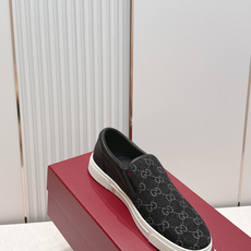 GUCCI·古驰 2026ss男码新款 G家Ace系列蜜蜂小白鞋滑板鞋休闲乐福鞋顶级版本🔝原版购入开发做 GUCCI·古驰 2026ss男码新款 G家Ace系列蜜蜂小白鞋滑板鞋休闲乐福鞋顶级版本🔝原版购入开发做