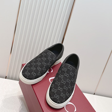 GUCCI·古驰 2026ss男码新款 G家Ace系列蜜蜂小白鞋滑板鞋休闲乐福鞋顶级版本🔝原版购入开发做 GUCCI·古驰 2026ss男码新款 G家Ace系列蜜蜂小白鞋滑板鞋休闲乐福鞋顶级版本🔝原版购入开发做