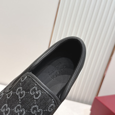 GUCCI·古驰 2026ss男码新款 G家Ace系列蜜蜂小白鞋滑板鞋休闲乐福鞋顶级版本🔝原版购入开发做 GUCCI·古驰 2026ss男码新款 G家Ace系列蜜蜂小白鞋滑板鞋休闲乐福鞋顶级版本🔝原版购入开发做