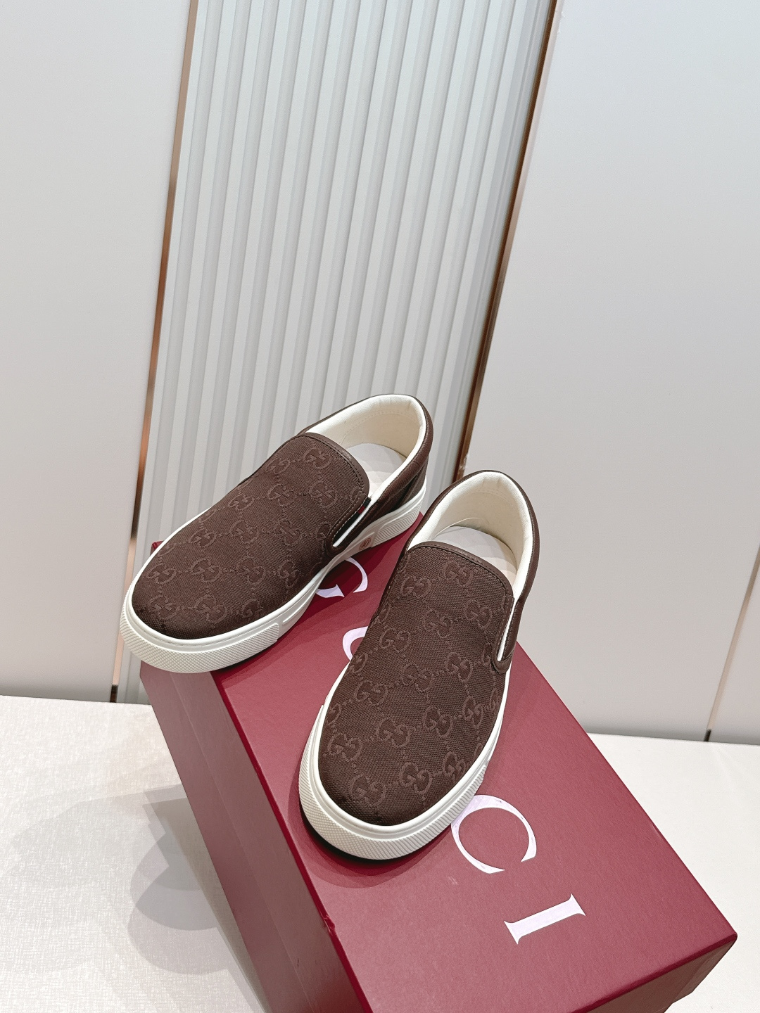 GUCCI·古驰 2026ss男码新款 G家Ace系列蜜蜂小白鞋滑板鞋休闲乐福鞋顶级版本🔝原版购入开发做