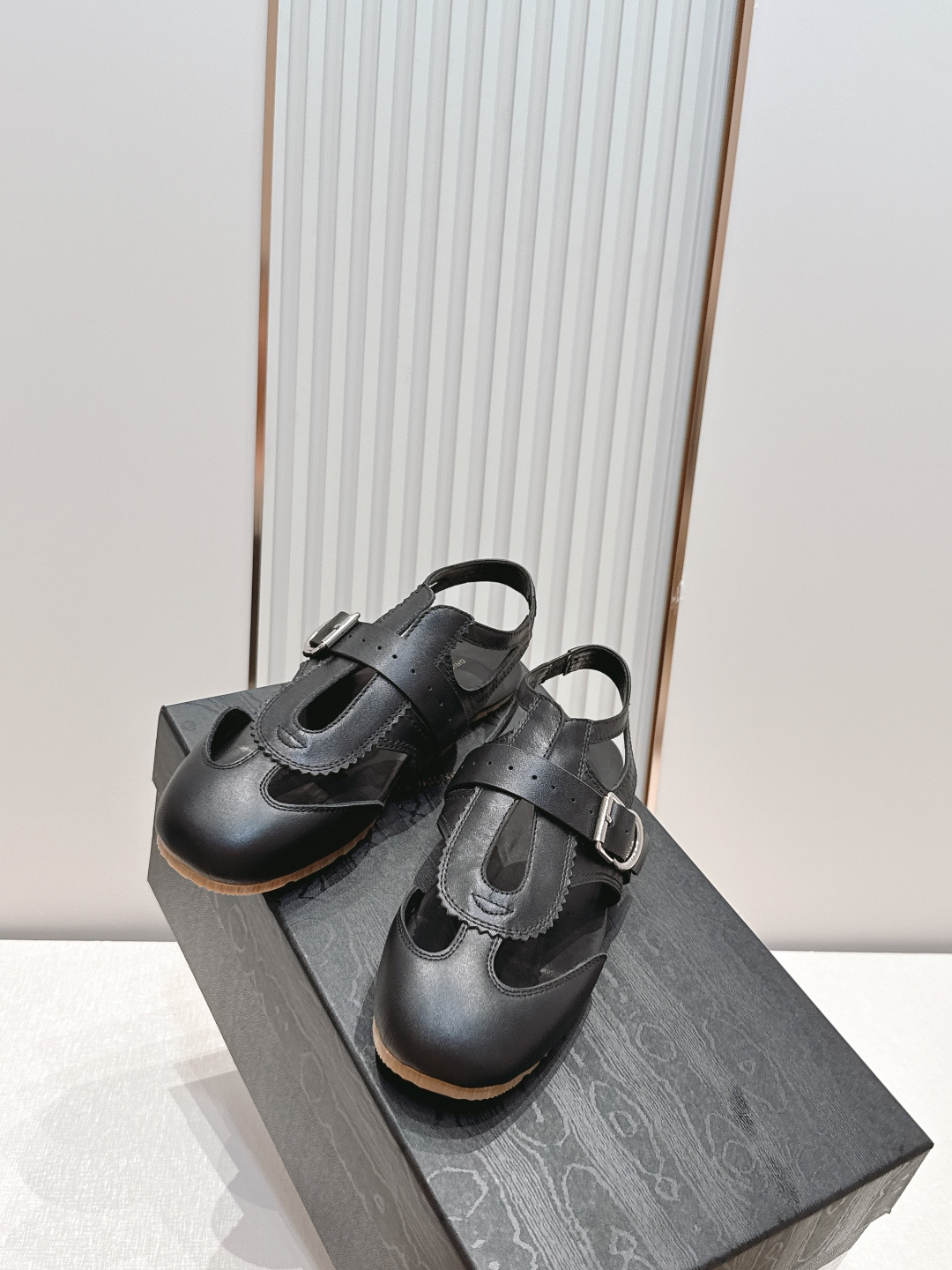 Unknown Dries Van Noten·DVN 缕空凉鞋