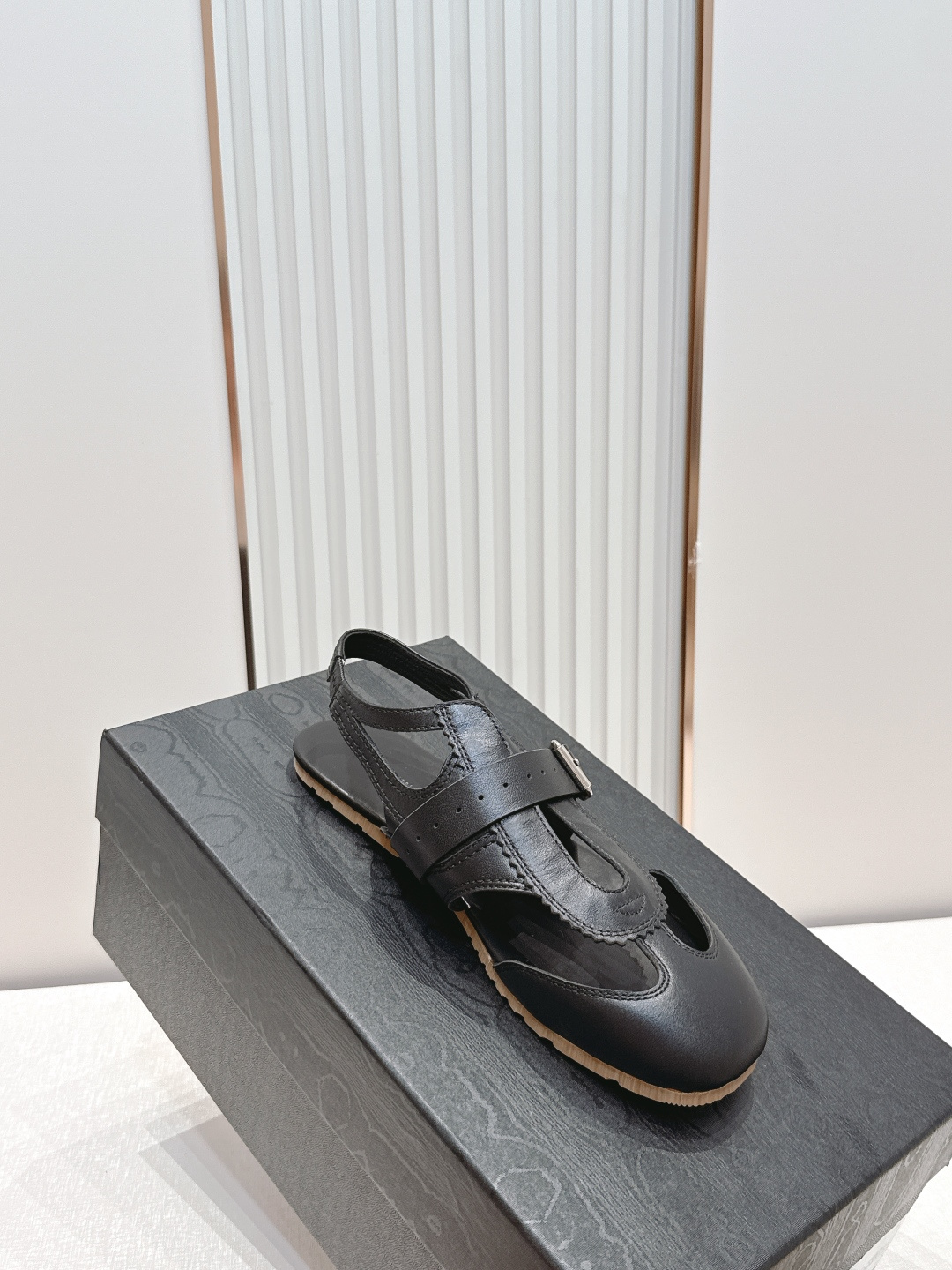 Unknown Dries Van Noten·DVN 缕空凉鞋