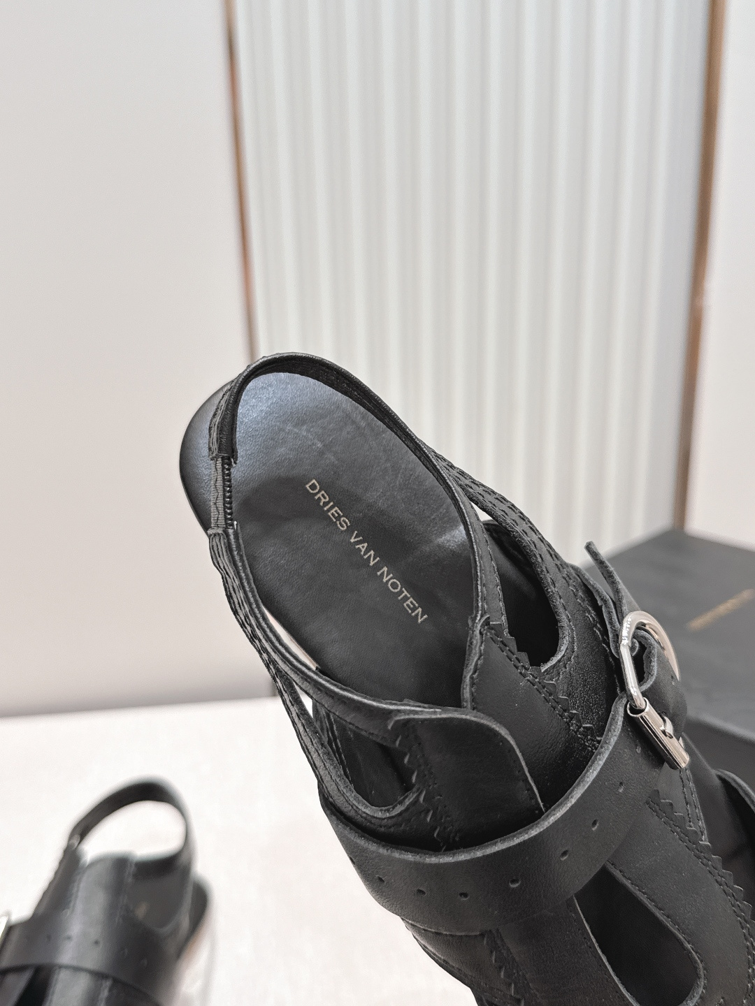 Unknown Dries Van Noten·DVN 缕空凉鞋