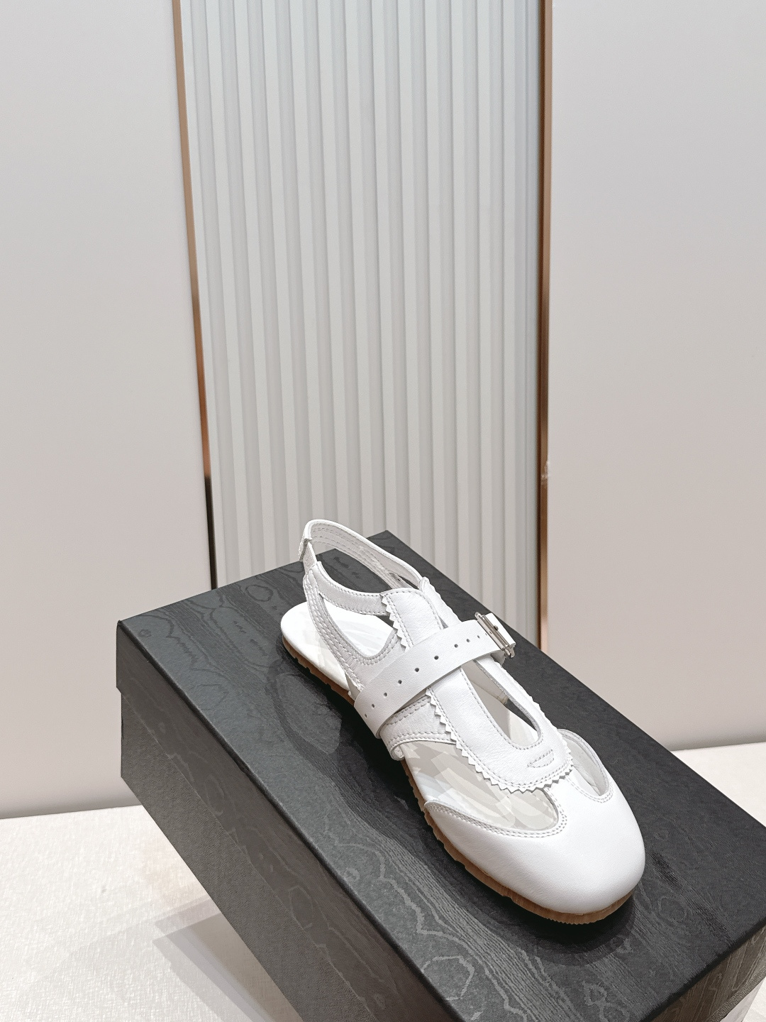 Unknown Dries Van Noten·DVN 缕空凉鞋
