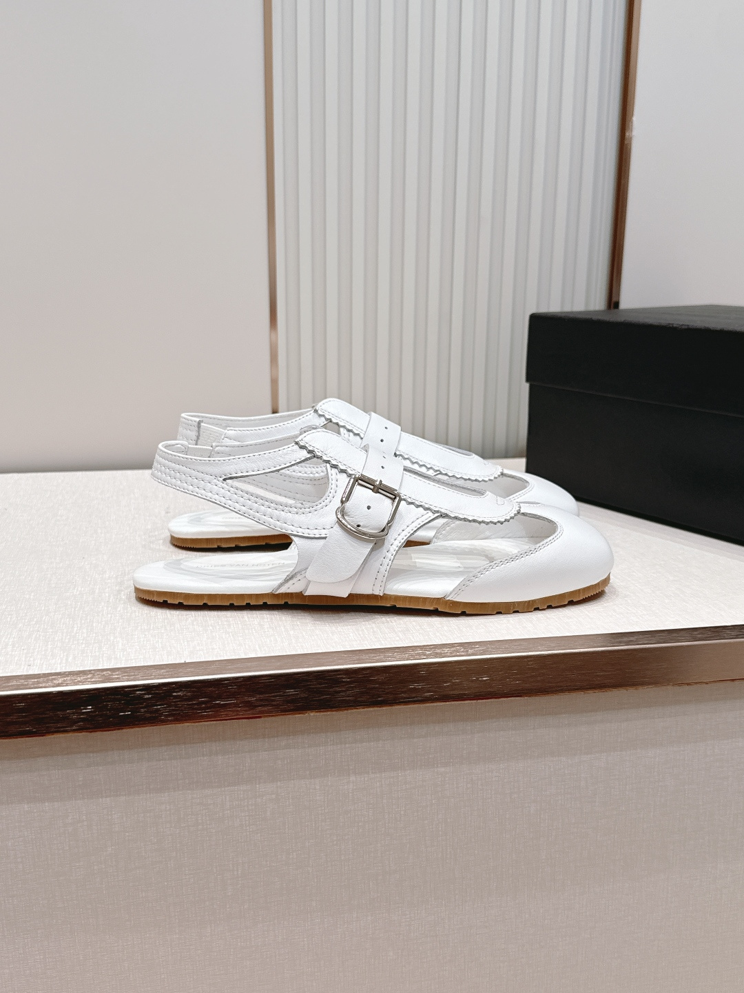 Unknown Dries Van Noten·DVN 缕空凉鞋
