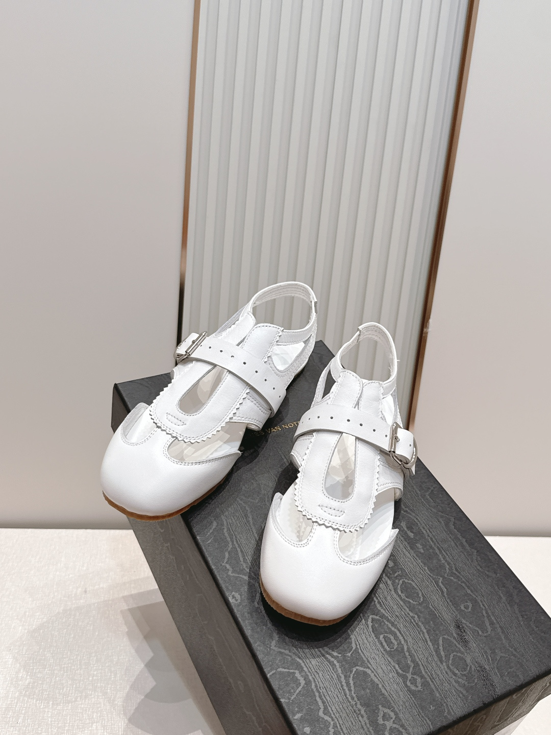 Unknown Dries Van Noten·DVN 缕空凉鞋