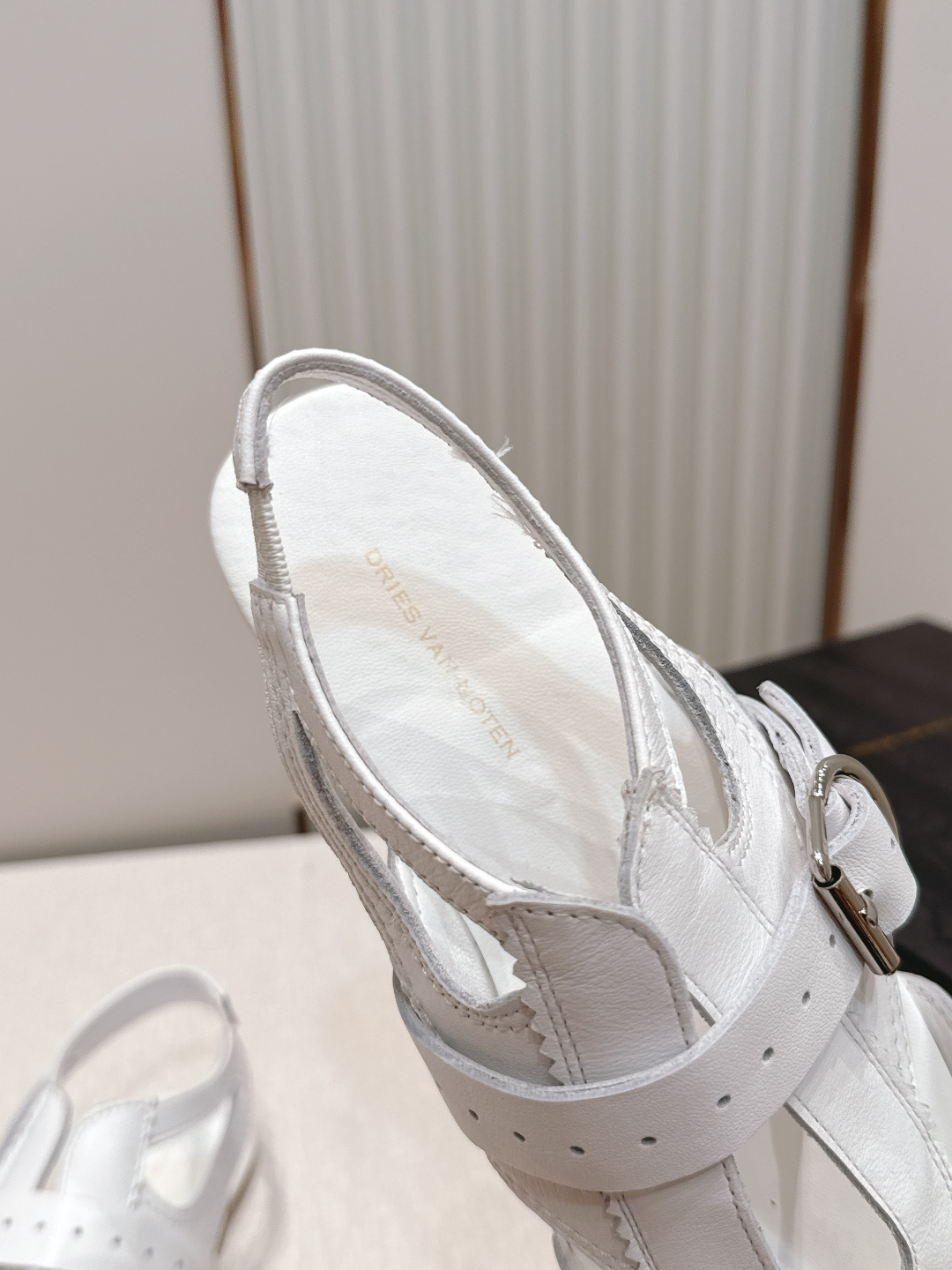 Unknown Dries Van Noten·DVN 缕空凉鞋