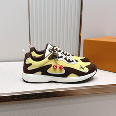 男款 樱桃🍒扣加50 LV Runner Tatic男款运动鞋是Louis Vuitton 高端休闲鞋, 男款 樱桃🍒扣加50 LV Runner Tatic男款运动鞋是Louis Vuitton 高端休闲鞋,