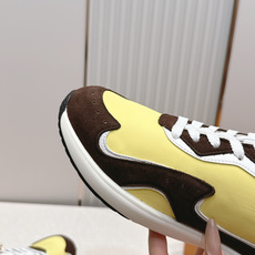 男款 樱桃🍒扣加50 LV Runner Tatic男款运动鞋是Louis Vuitton 高端休闲鞋, 男款 樱桃🍒扣加50 LV Runner Tatic男款运动鞋是Louis Vuitton 高端休闲鞋,