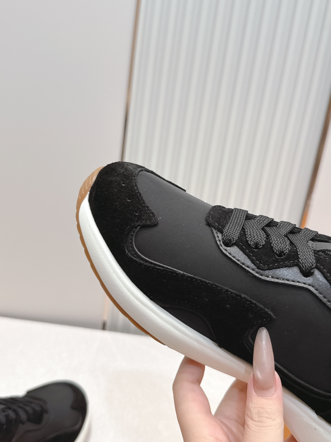 男款 樱桃🍒扣加50 LV Runner Tatic男款运动鞋是Louis Vuitton 高端休闲鞋，