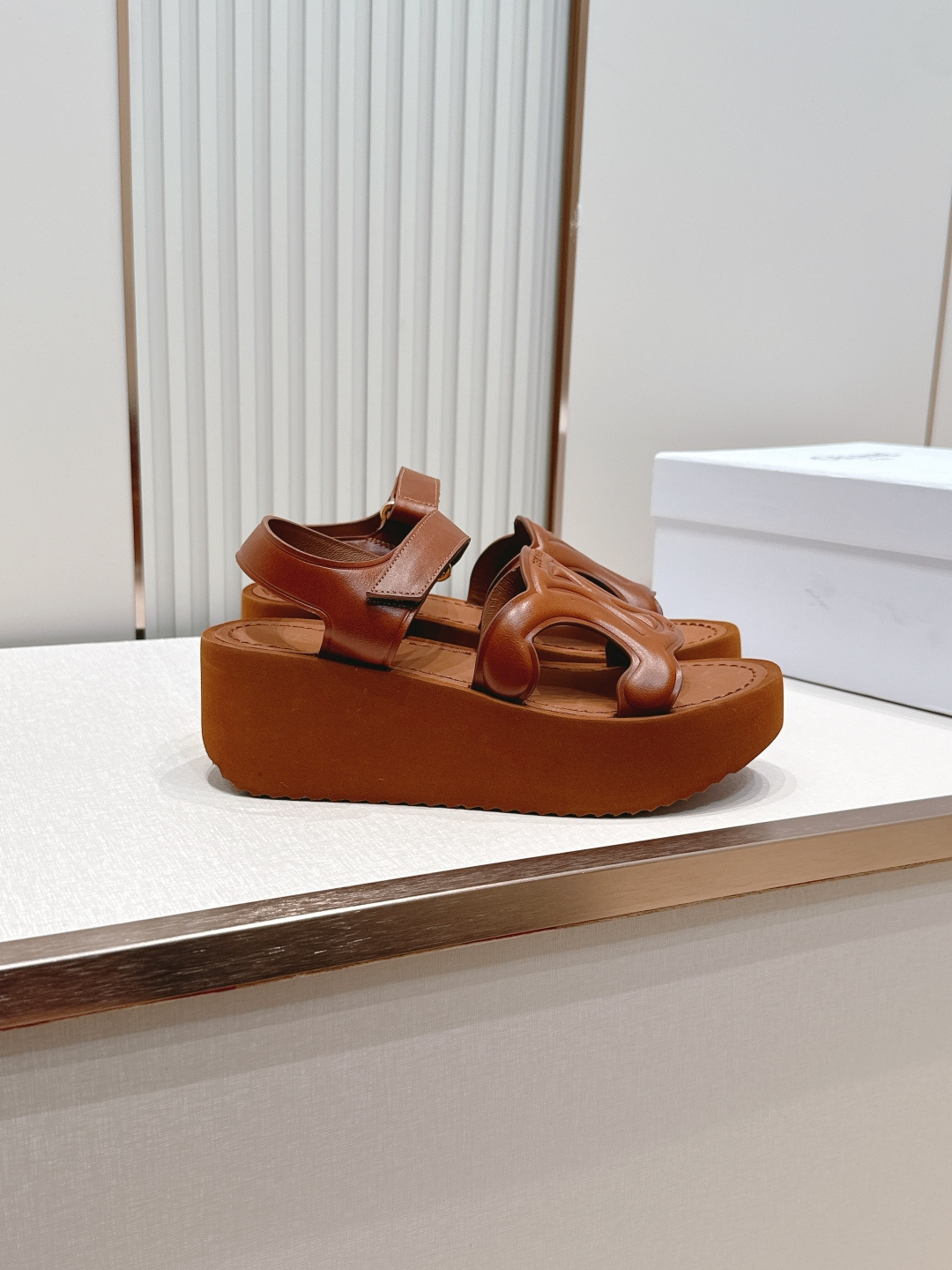 Celine CELINE 思款26夏季新款凯旋门厚底魔术贴凉鞋