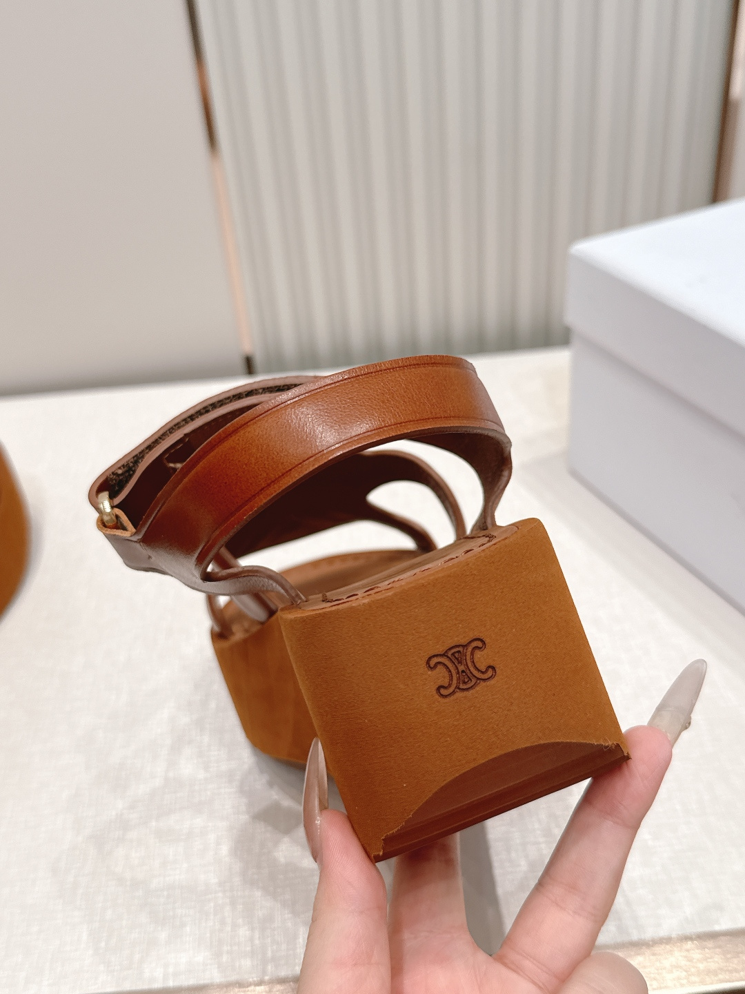 Celine CELINE 思款26夏季新款凯旋门厚底魔术贴凉鞋
