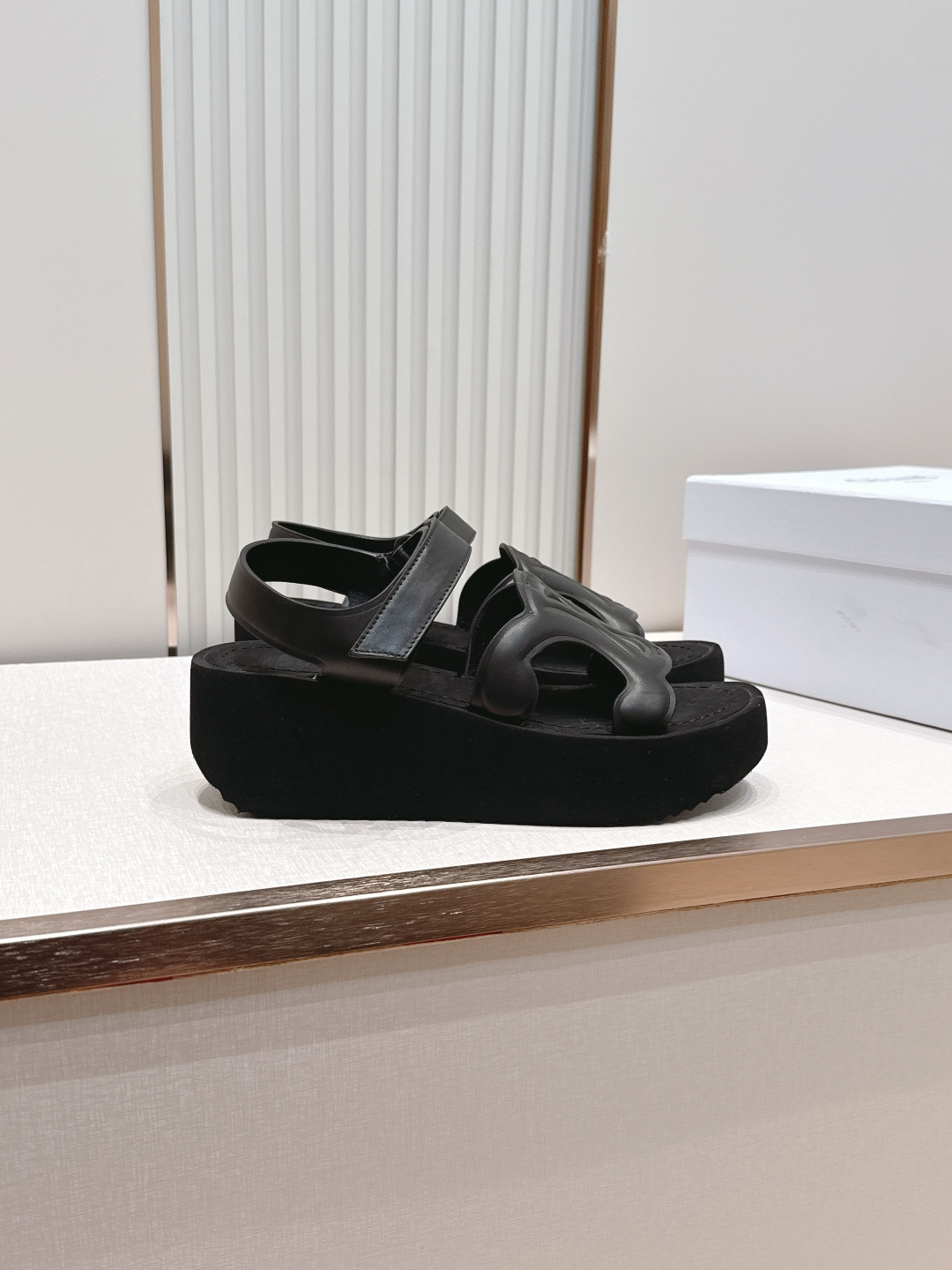 Celine CELINE 思款26夏季新款凯旋门厚底魔术贴凉鞋