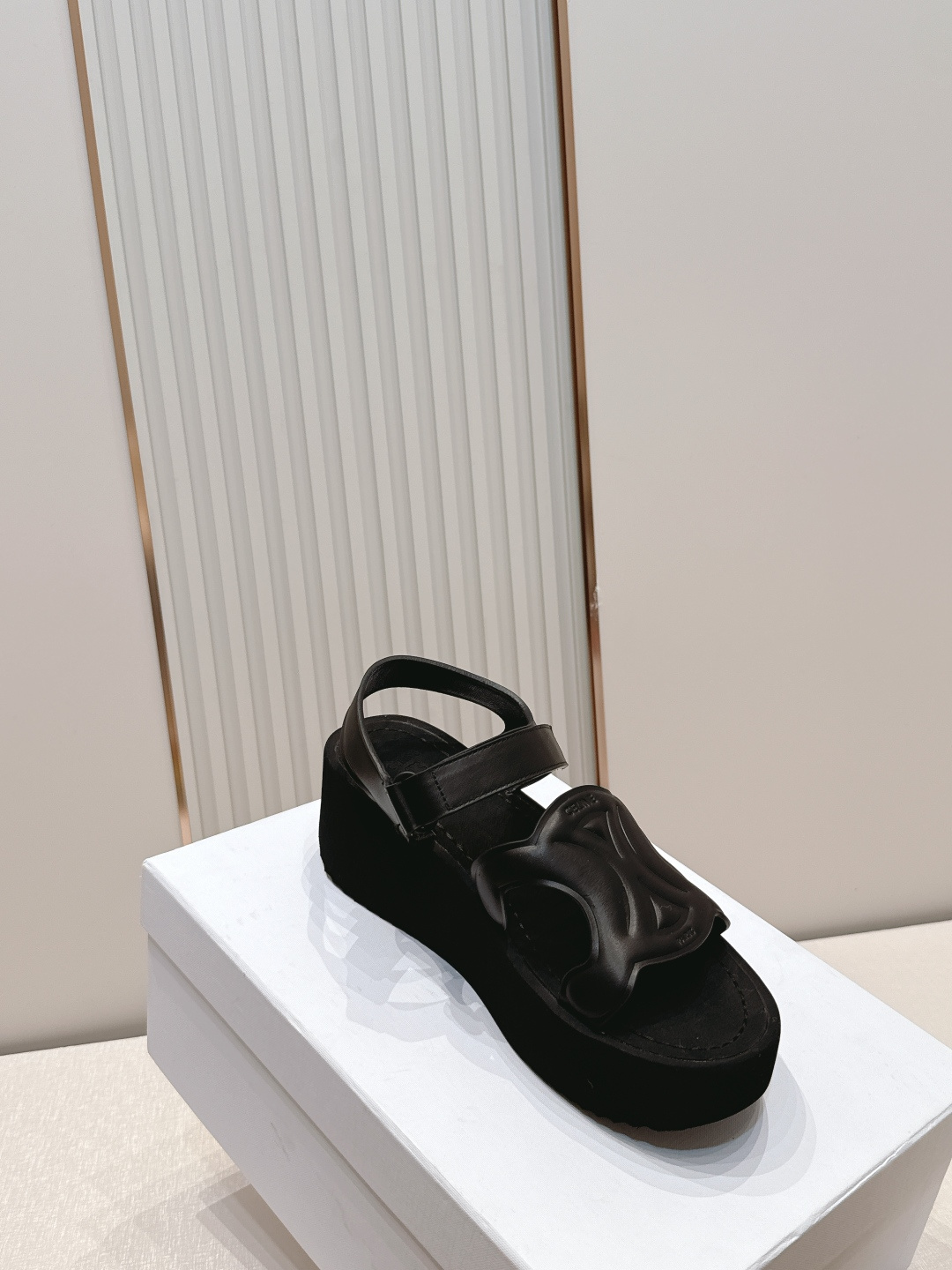 Celine CELINE 思款26夏季新款凯旋门厚底魔术贴凉鞋