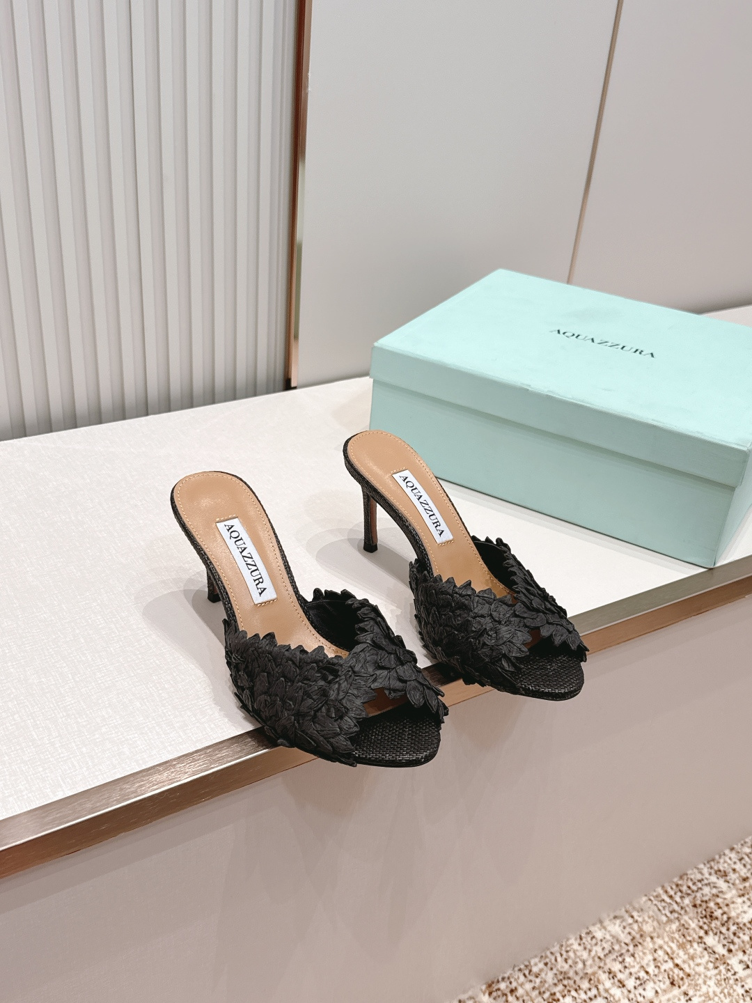 顶级版本  Aquazzura 菠萝凉鞋系列 拖鞋 的（水蛇履） 的 Rio Flirt 系列，也是品牌