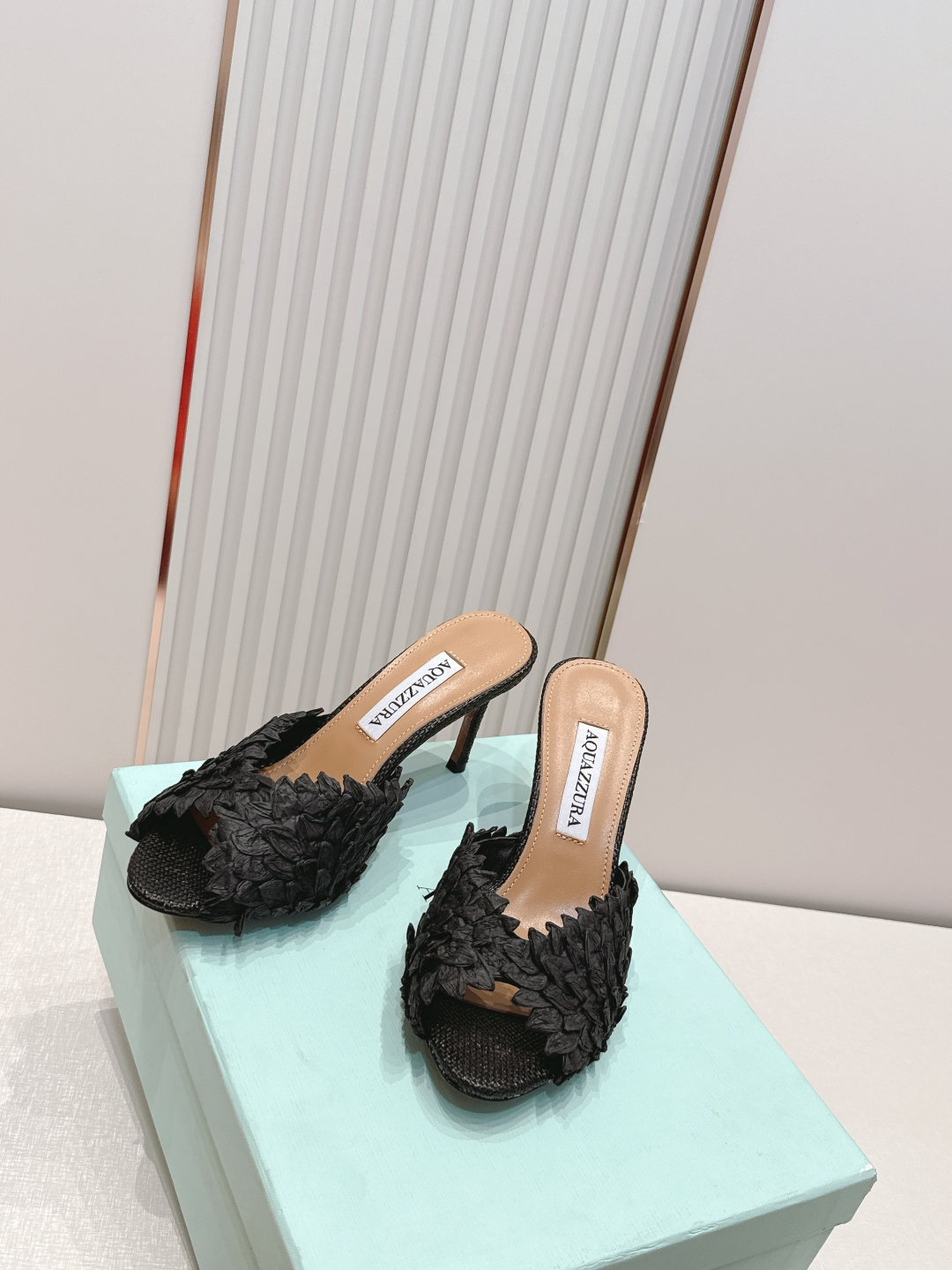 顶级版本  Aquazzura 菠萝凉鞋系列 拖鞋 的（水蛇履） 的 Rio Flirt 系列，也是品牌
