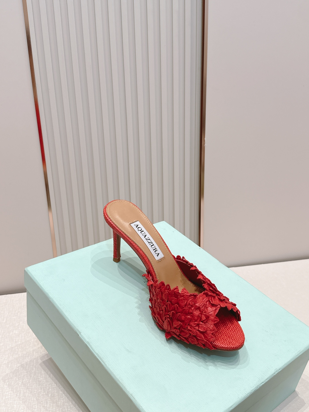 顶级版本  Aquazzura 菠萝凉鞋系列 拖鞋 的（水蛇履） 的 Rio Flirt 系列，也是品牌