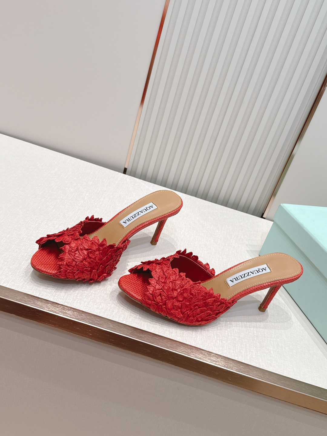 顶级版本  Aquazzura 菠萝凉鞋系列 拖鞋 的（水蛇履） 的 Rio Flirt 系列，也是品牌