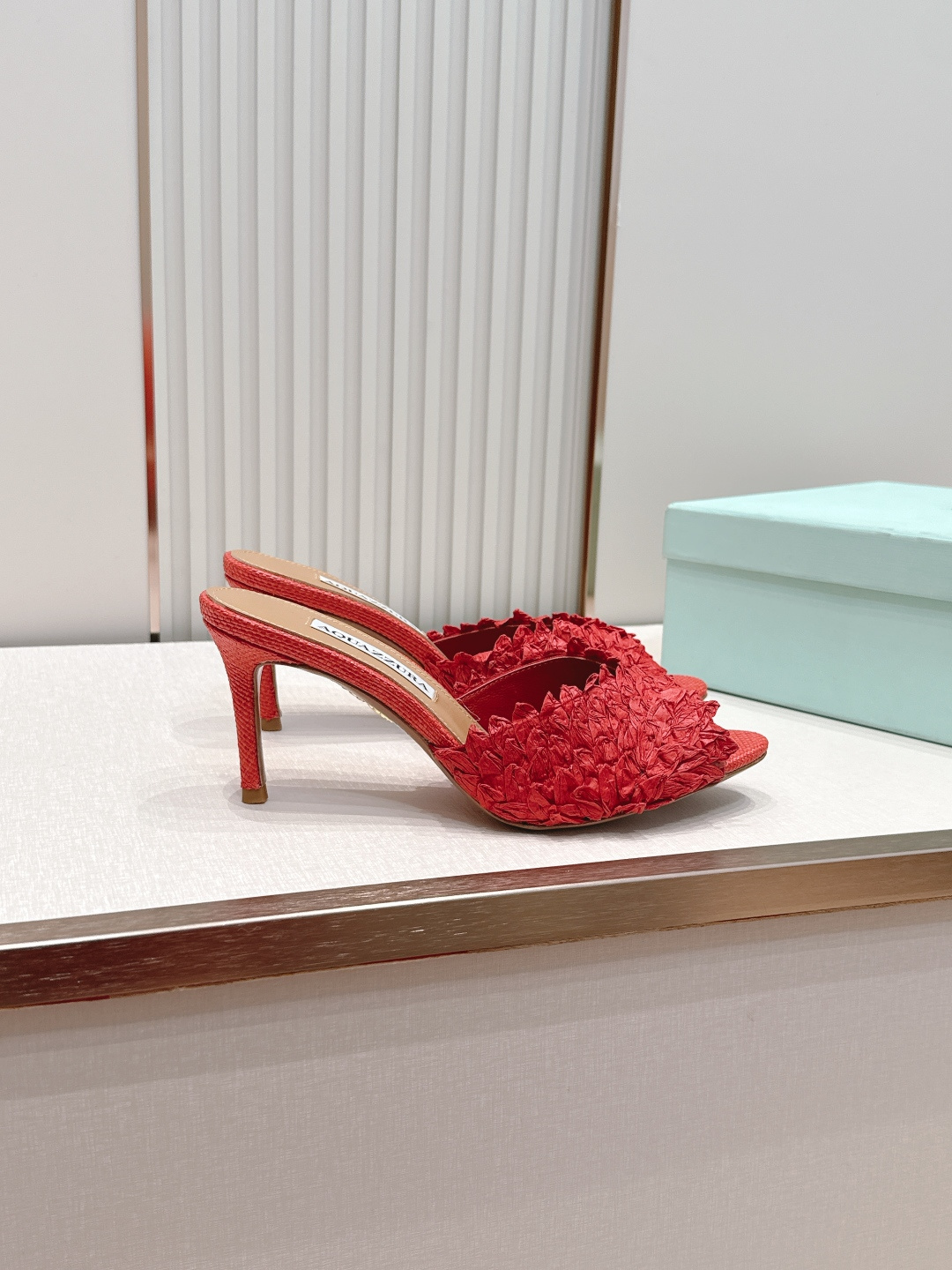 顶级版本  Aquazzura 菠萝凉鞋系列 拖鞋 的（水蛇履） 的 Rio Flirt 系列，也是品牌
