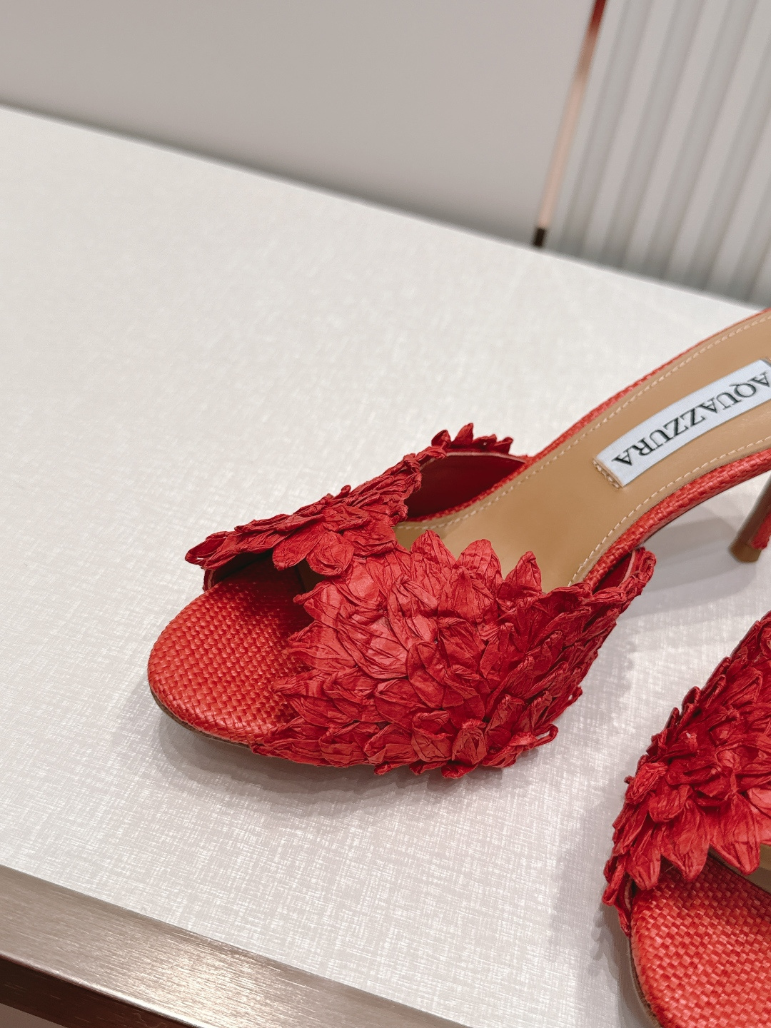顶级版本  Aquazzura 菠萝凉鞋系列 拖鞋 的（水蛇履） 的 Rio Flirt 系列，也是品牌