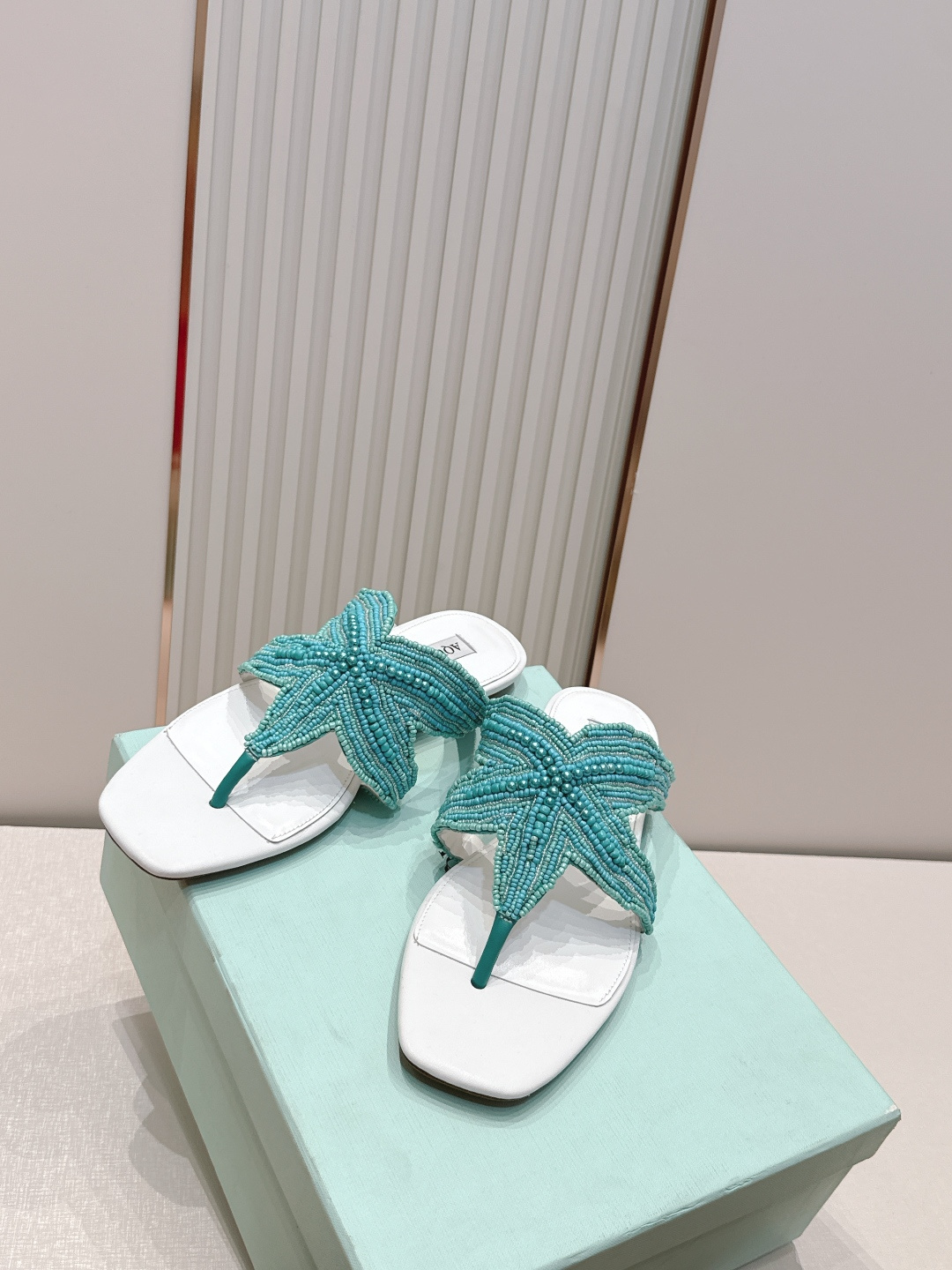顶级版本 AQUAZZURA 菠萝2026凉拖鞋系列 👠     菠萝女士海星珍珠串珠凉拖(平底/高跟)