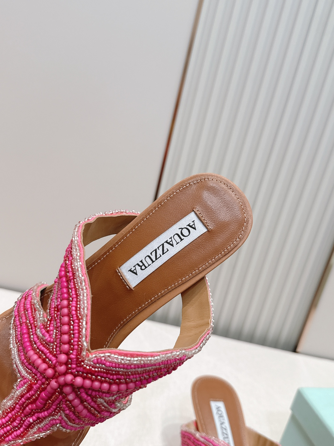 顶级版本 AQUAZZURA 菠萝2026凉拖鞋系列 👠     菠萝女士海星珍珠串珠凉拖(平底/高跟)