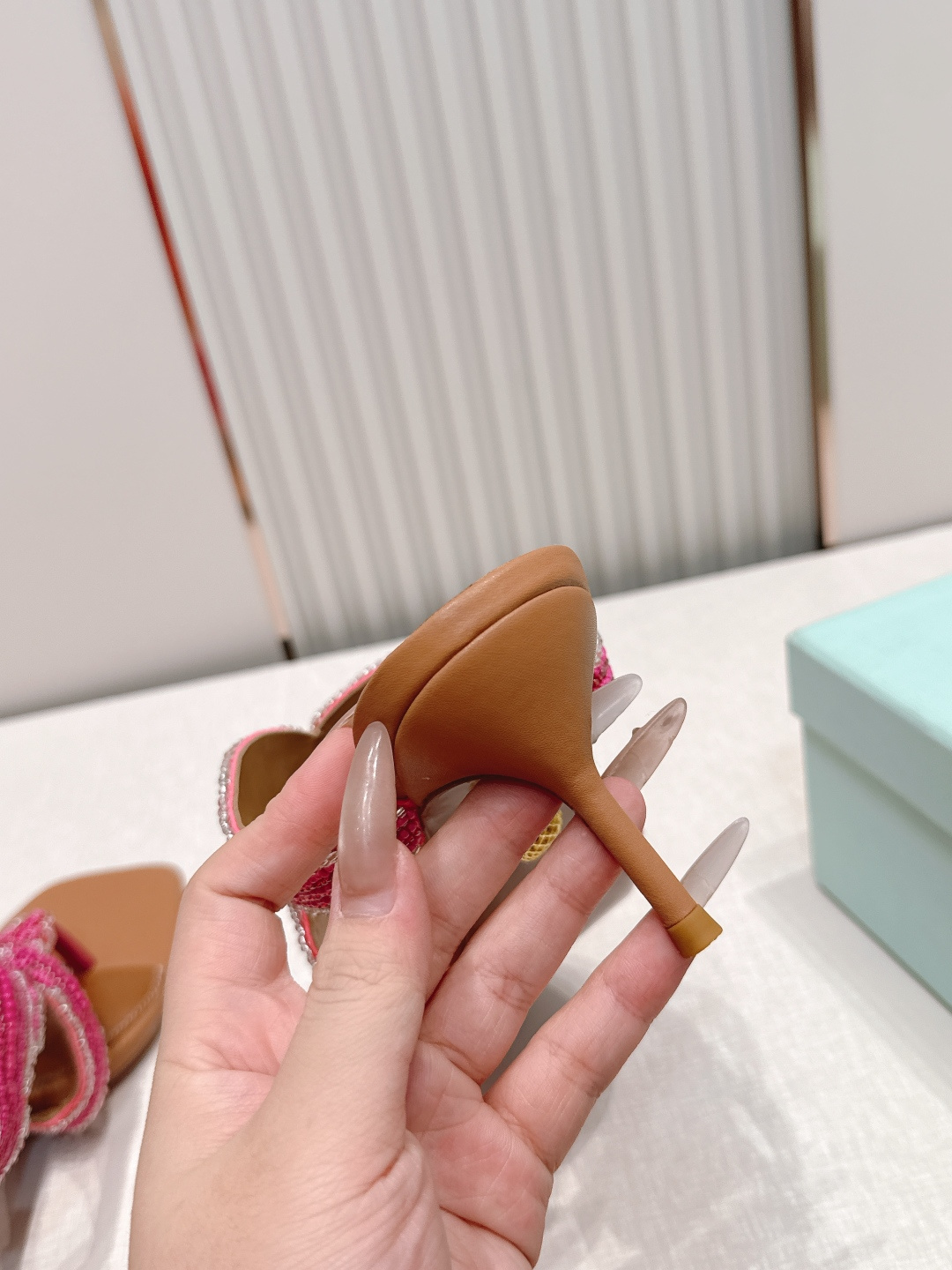 顶级版本 AQUAZZURA 菠萝2026凉拖鞋系列 👠     菠萝女士海星珍珠串珠凉拖(平底/高跟)