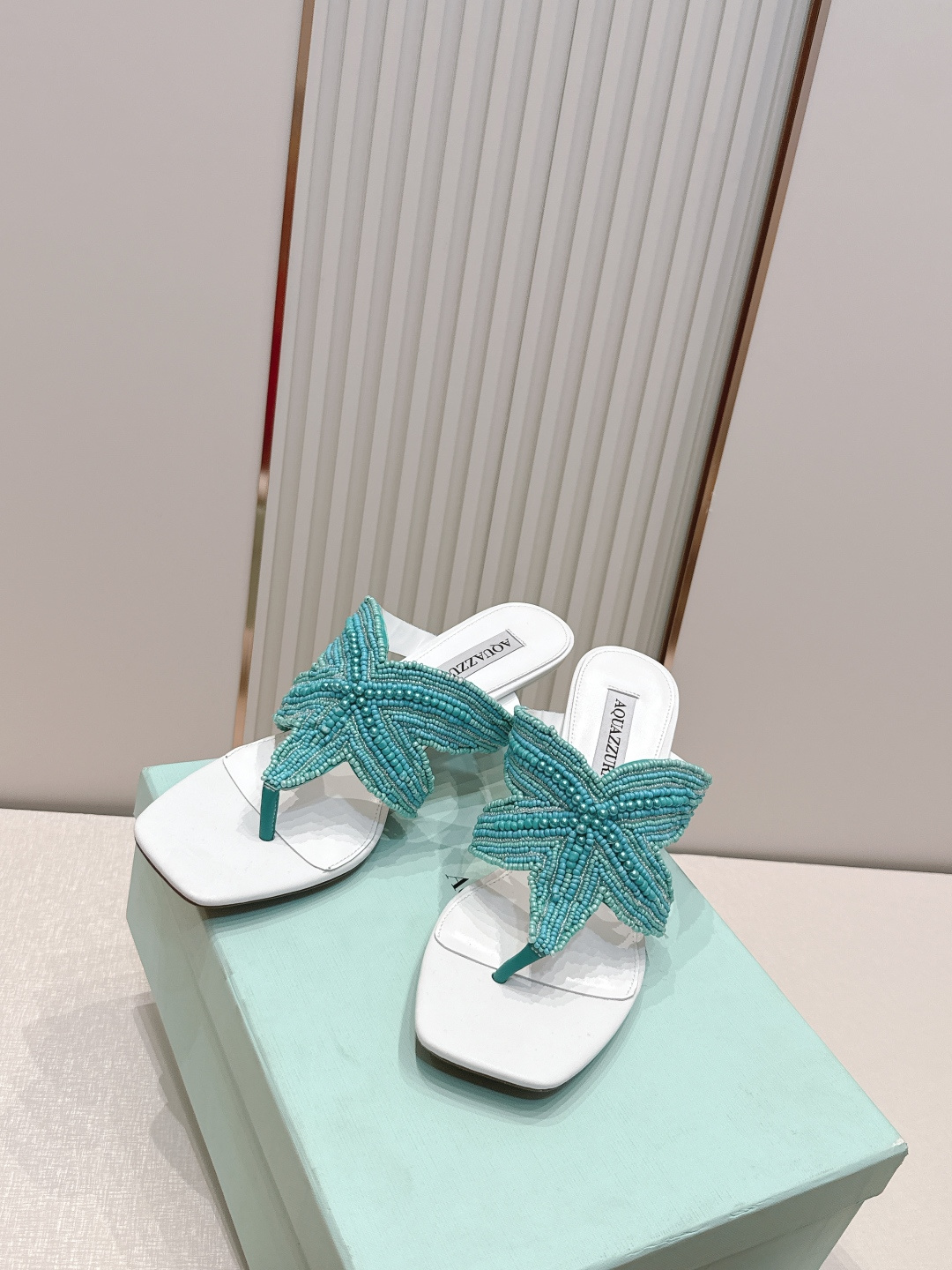 顶级版本 AQUAZZURA 菠萝2026凉拖鞋系列 👠     菠萝女士海星珍珠串珠凉拖(平底/高跟)