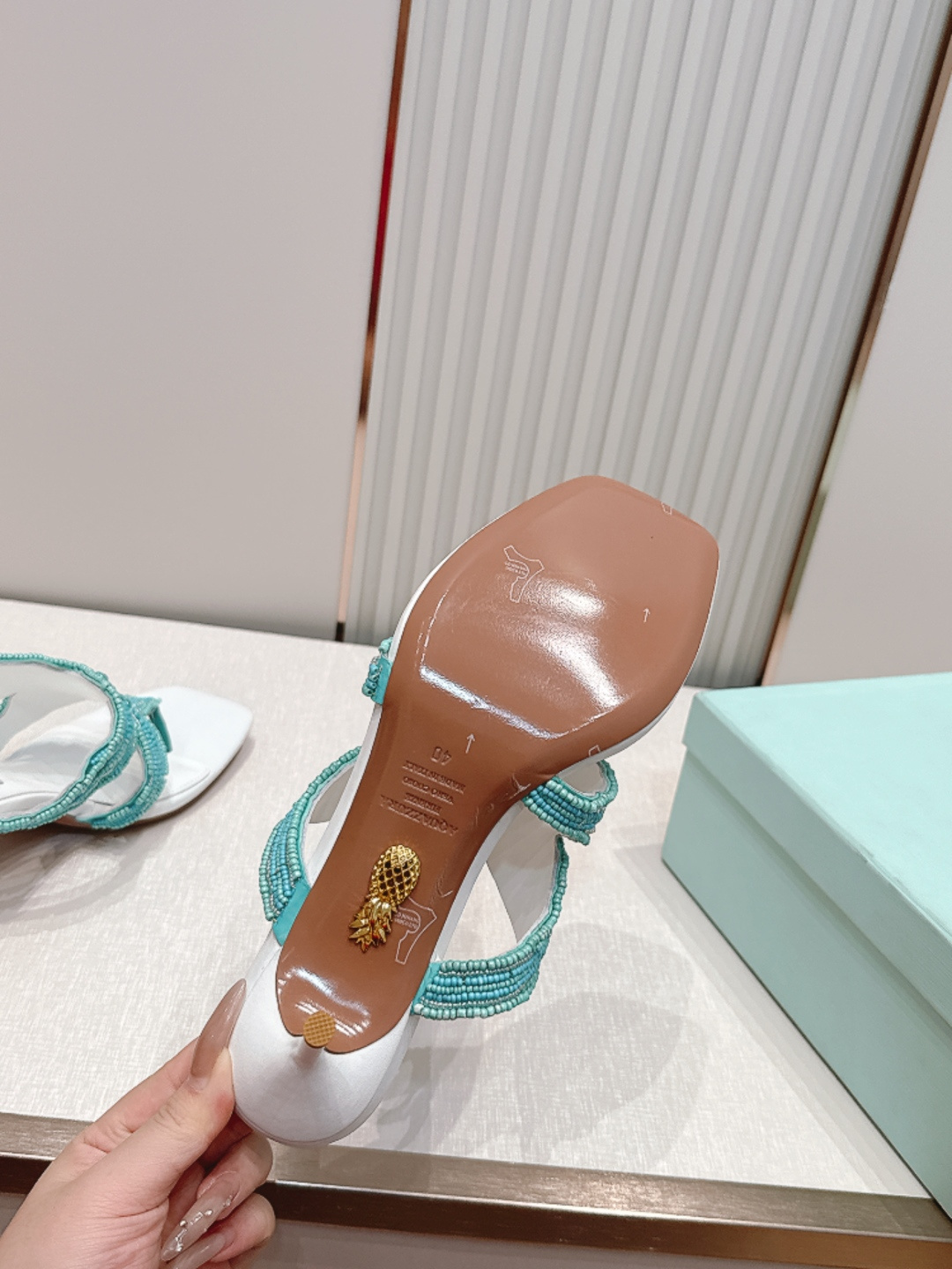 顶级版本 AQUAZZURA 菠萝2026凉拖鞋系列 👠     菠萝女士海星珍珠串珠凉拖(平底/高跟)