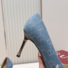 Gucci 古驰 2026春夏新款高跟单鞋系列 极致调楦 楦型百搭瘦脚yyds.造型立体饱满 上脚舒适 Gucci 古驰 2026春夏新款高跟单鞋系列 极致调楦 楦型百搭瘦脚yyds.造型立体饱满 上脚舒适