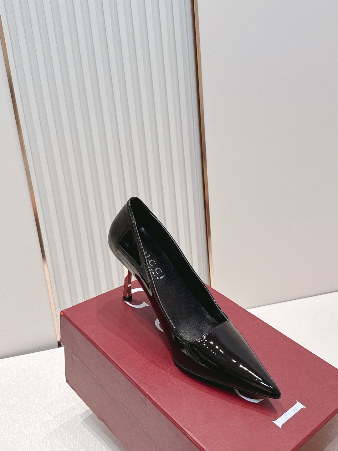 Gucci 古驰 2026春夏新款高跟单鞋系列 极致调楦 楦型百搭瘦脚yyds.造型立体饱满 上脚舒适 Gucci 古驰 2026春夏新款高跟单鞋系列 极致调楦 楦型百搭瘦脚yyds.造型立体饱满 上脚舒适